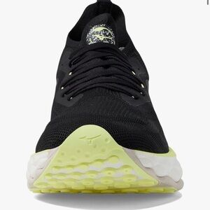 Mizuno Men's Black and Lime Athletic Shoes